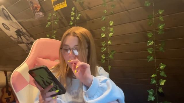My first video! (all about me) || Sadie Jones