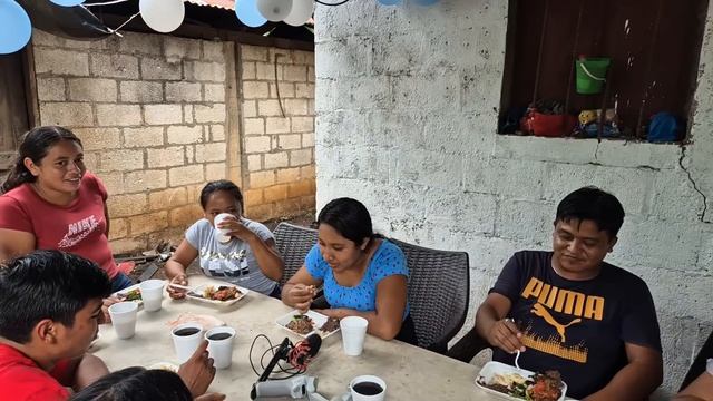 Las chicas No llegaron con las Manos Vacías/Pero Yassy No llego por no ver a Wicho ?