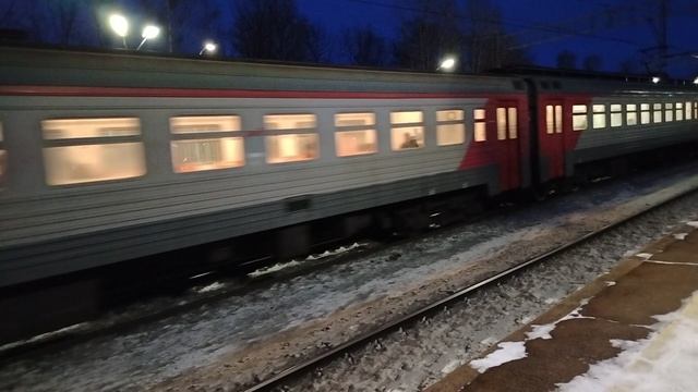 21 февраля 2025 г. Электропоезд ЭТ2М-090 Сообщением Торфяное-Обухово Отправляется с платформыКолпино