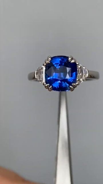 GIA 4.3 Ctw Vivid Blue Ceylon Sapphire VVS Diamond Platinum Ring *Sunlight Only Video*