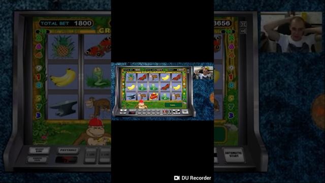 Играю  в helix jump