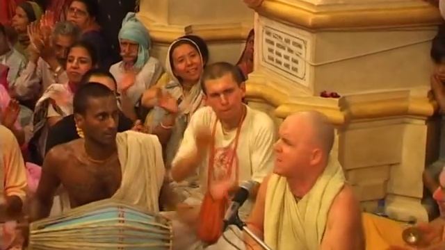 Aindra Das - Hare Krishna Kirtan At Sri Vrindavan Dham 05