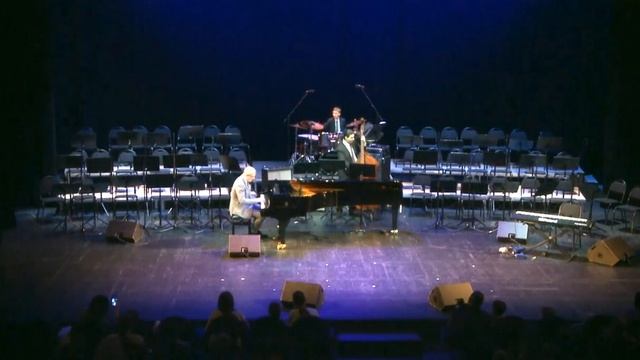 Детский "Триумф джаза" 1 премия в младшей группе. 12 лет
Сунцов Иннокентий. Х. Тизол "Караван"