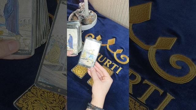 Какими будут следующие шаги загаданного вами мужчины в вашу сторону? Расклад таро