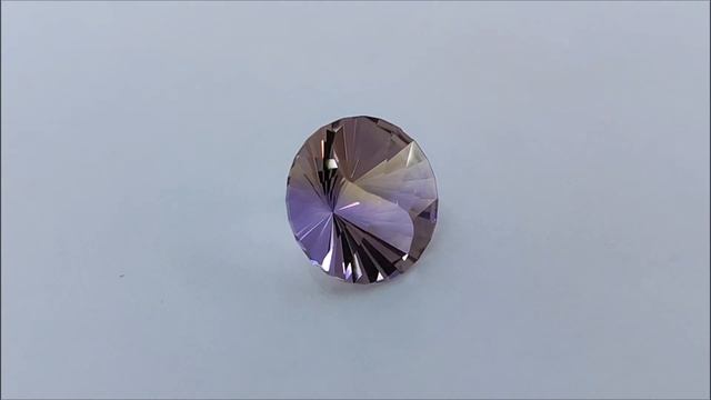 Аметрин. (Боливия). 4.55 карата. 11.5/8.2 мм