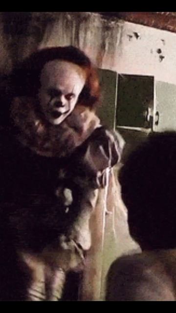 Jurassic world dominion gigantosaurus vs pennywise#jwd#jurassicworld#joker#horror