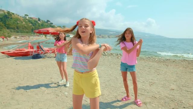 La Tropicana (Official Music Video) Ameli #latropicana