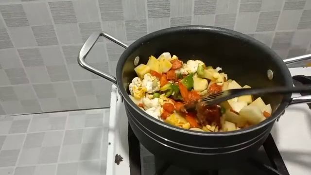 Mix Vegetables Aloo Matar Gajar Recipe By Rubina Qamar || آلو مٹر گاجر بنانے کا طریقہ ||Cooking tip