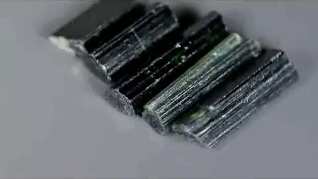 Минерал натуральный турмалин арт.5178