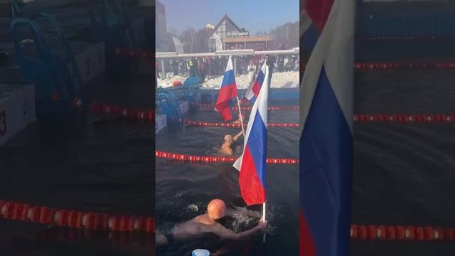 На Гребном канале в Крылатском сегодня прошел заплыв в честь Дня защитника Отечества 🏊🏻♂️
