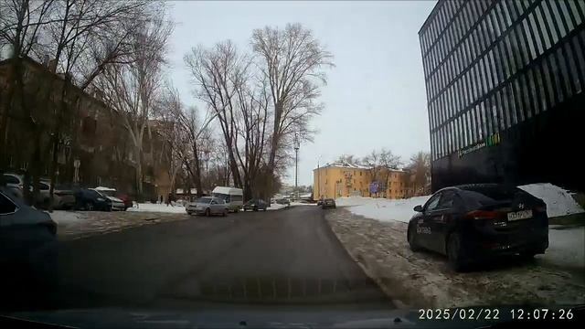 Когда начнет действовать Знак 3.27. "Остановка запрещена" ??? Водители не замечают Знак 3.27.