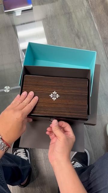 Unboxing the Patek Philippe Nautilus 5711 with the rare Tiffany & Co dial. 🔥