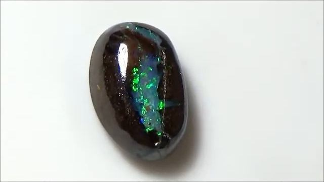 opale boulder de 3,90 carats