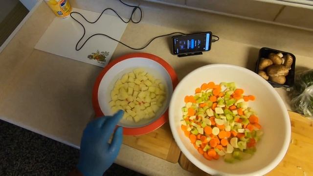 Kapros Gulyás  ( Marhahúsos Változat ) & Füstölt Pulykanyak Főzése