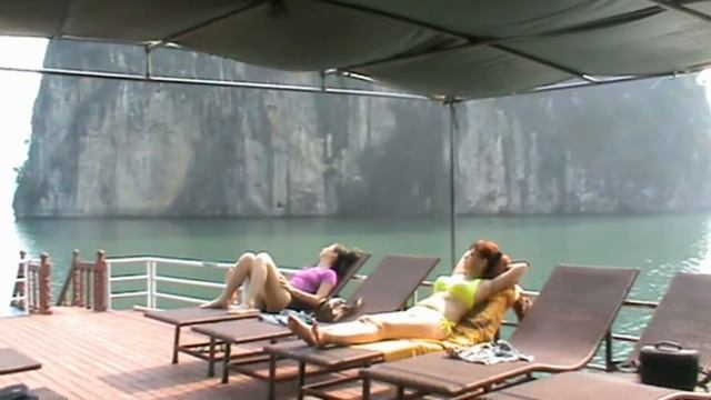 Ha Long Bay Cruise - Islands and Pearls (Day Two. Vol.1) - Vietnam 2015