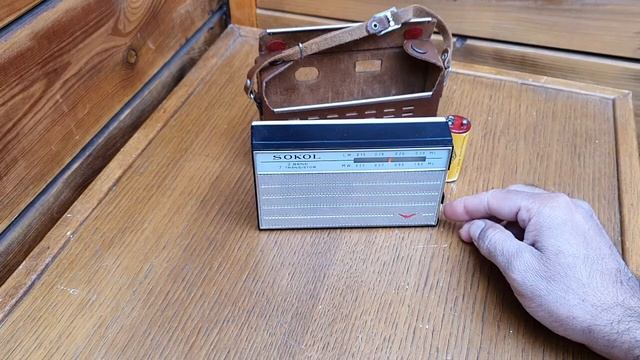 How to operate Sokol 7 Transistor 2 Band Radio Receiver - Made in former USSR in 1966