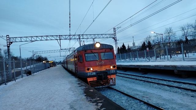 Электропоезд ЭТ2М-123 До станции Санкт-Петербург и Электровоз ЭП2К-182 с Пассажирским поездомКолпино