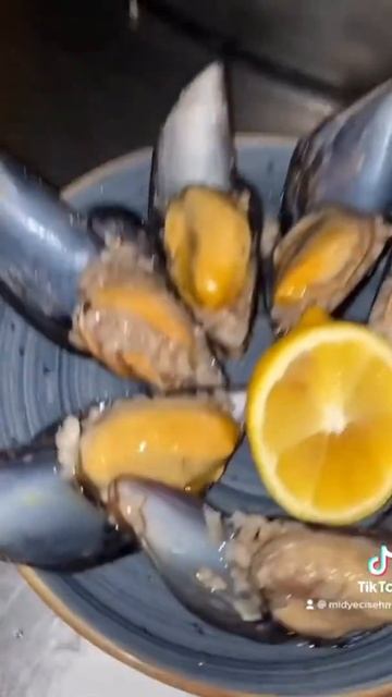 Midyeci şehmus midye dolma 😎❤️🍋🦪