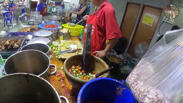 Karen Home Cooking |  ส้มตำโจ๊ะโจ๊ะ Having the Spiciest Som Tum (Papaya Salad) in Thailand.