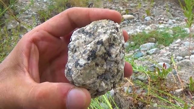 Количество камней большое 27