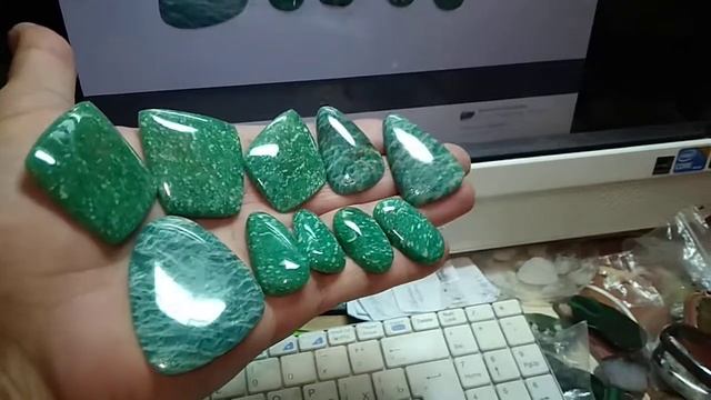 Кабошоны из амазонита
