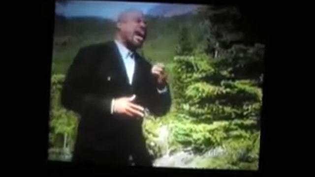 Wintley Phipps sings AMAZING GRACE
