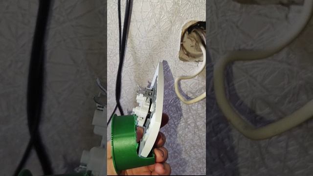 установка розетки и подрозетника в квартире