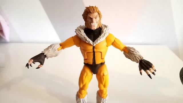 Marvel Legends Sabretooth: Hasbro X-men Bonebreaker wave