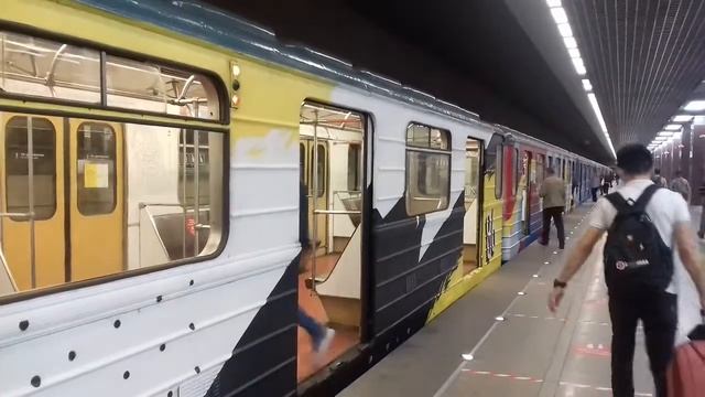81-717.5(ЛВЗ)/717.5/714.5 (ЛВЗ) "Арт-Номерной" на станции "Ховрино".