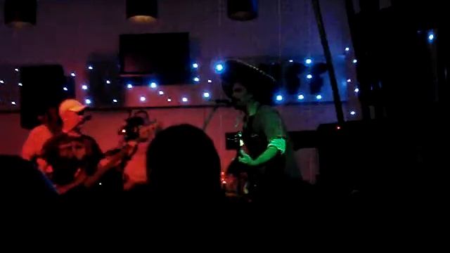 cucarachas enojadas moradores.MPG