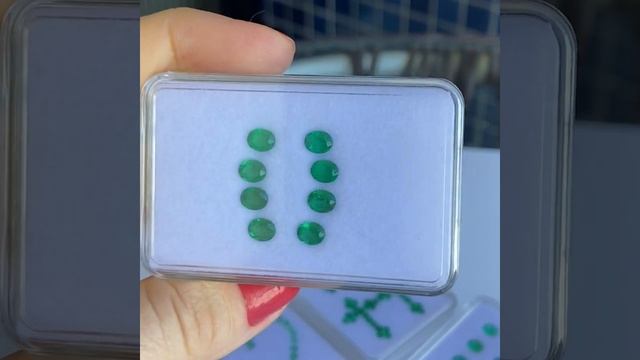 Lote 8 Esmeraldas Ovais 4x5mm Calibradas
