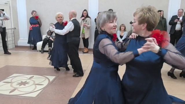 "Ведь тебя по-прежнему люблю я..." Поет Марина Житенева.🤩💕💕💕