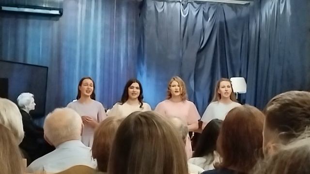 Поют ребята из музколеджа им.г.Вишневской.