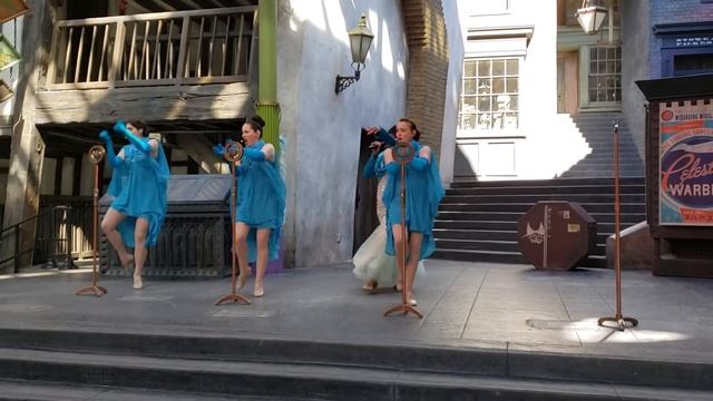 The Singing Sorceress Celestina Warbeck and the Banshees Stage Performance (Universal Florida)