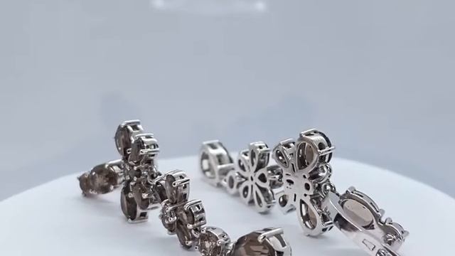 Серьги летние "Бабочки" из белого золота пробы с дымчатым кварцем.