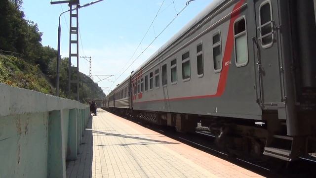 2ЭС4К-129 с поездом №226 Адлер — Мурманск