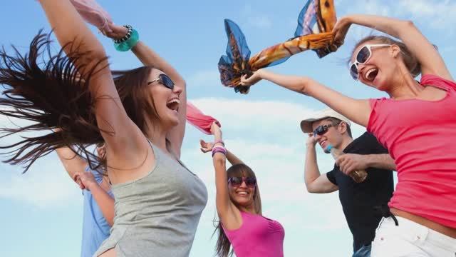 КЛИП на песню ПОЛУСЛАДКОГО...