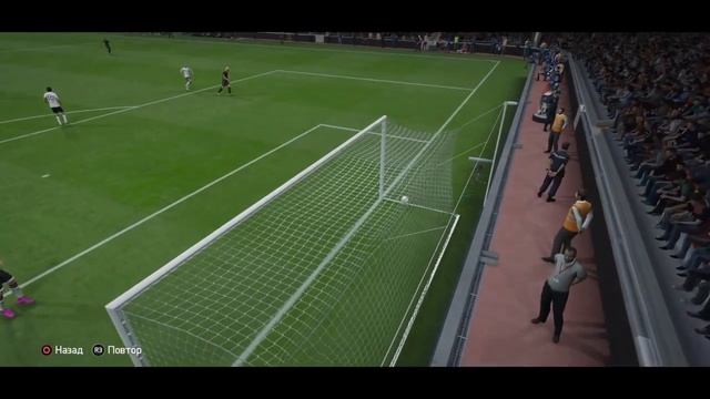 ЛЧ Валенсия-Карлайл Боатенг 0:2