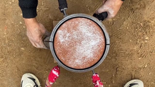 手艺人用土法浇铸茶壶，太神奇了！| The craftsmen cast the teapot using the local method, which is amazing! | 铸造【铸铁老祝