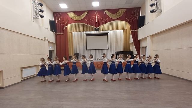Ансамбль Забава средний состав русский танец "Прилипалки"