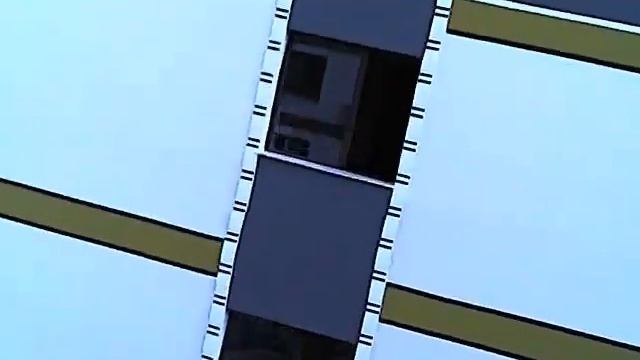 Taklacı drone ağaca takıldı