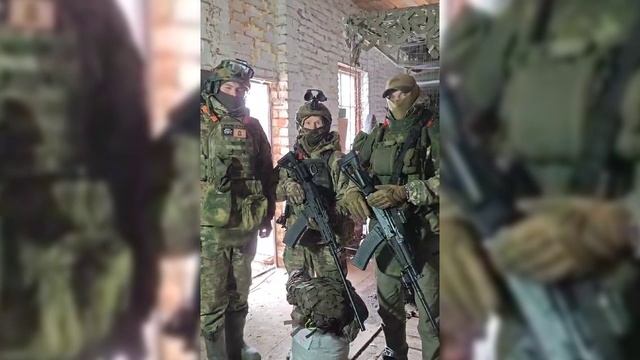 Военнослужащие благодарят сотрудников ИК-50 за маскировочные сети