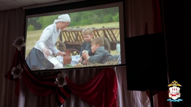 В Мордовии полицейские и общественники провели патриотический киноурок