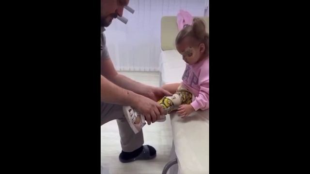 Именно поэтому не иссякает поток добровольцев...