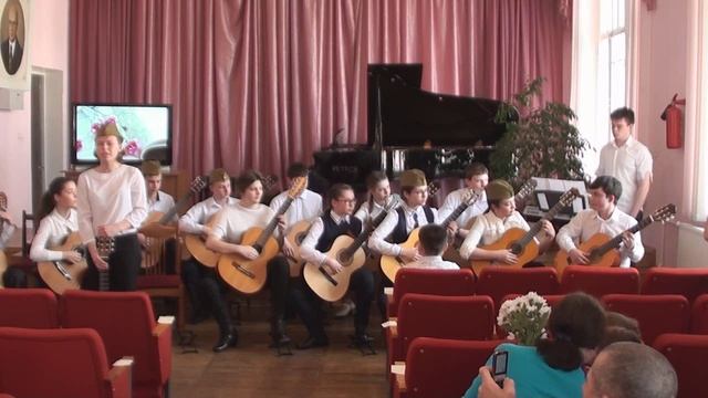 Стих "Подойди ко мне поближе" . Исполняет Галицкая Елизавета. Преподаватель Лаптева Т.Г.