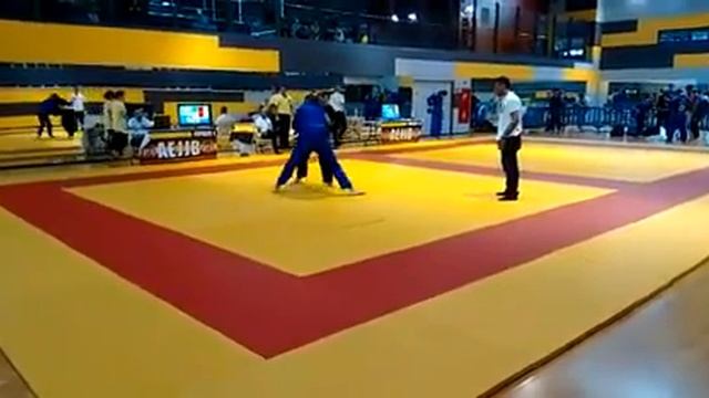 Combate Trallero 2 pelea en absoluto