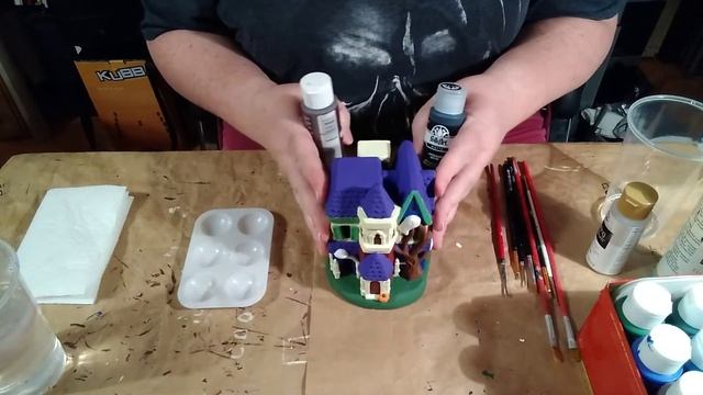 Painting a 3D Ceramic Haunted House