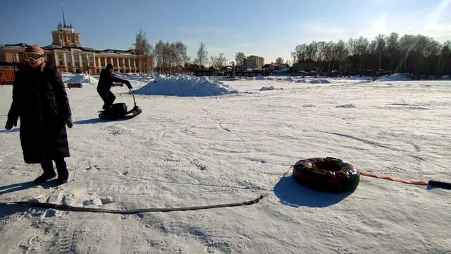 таджикский семья Среднеуральск