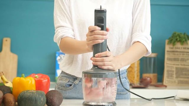 meat chopping -using hand blender chopper