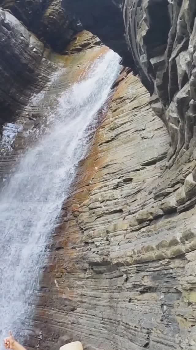 Водопад Псыдах, каскад из трёх водопадов.